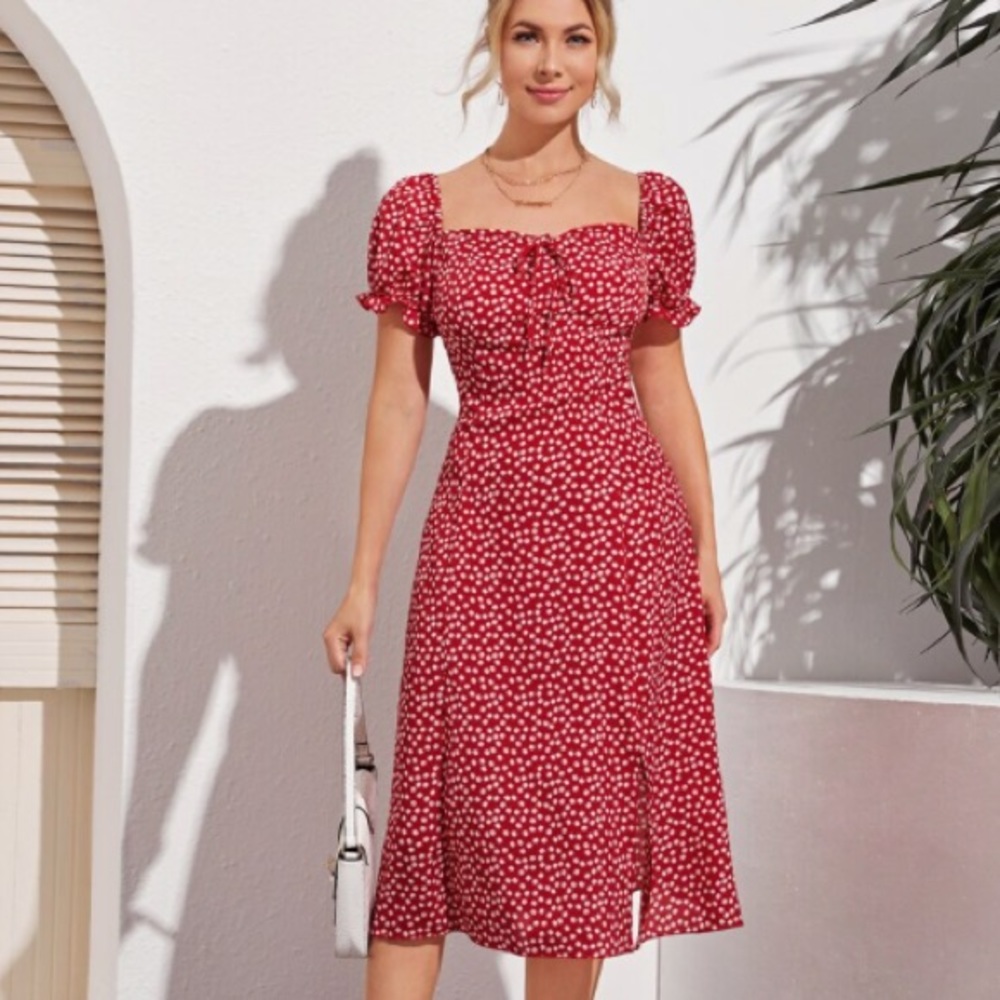 NWOT Ditsy print milkmaid dress